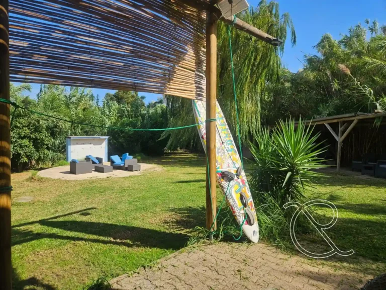 Accueil 2 Maison avec dépendance Porto-Vecchio, proche plages Palombaggia. T1 indépendant, grand terrain arboré, calme, idéal investissement ou résidence familiale.